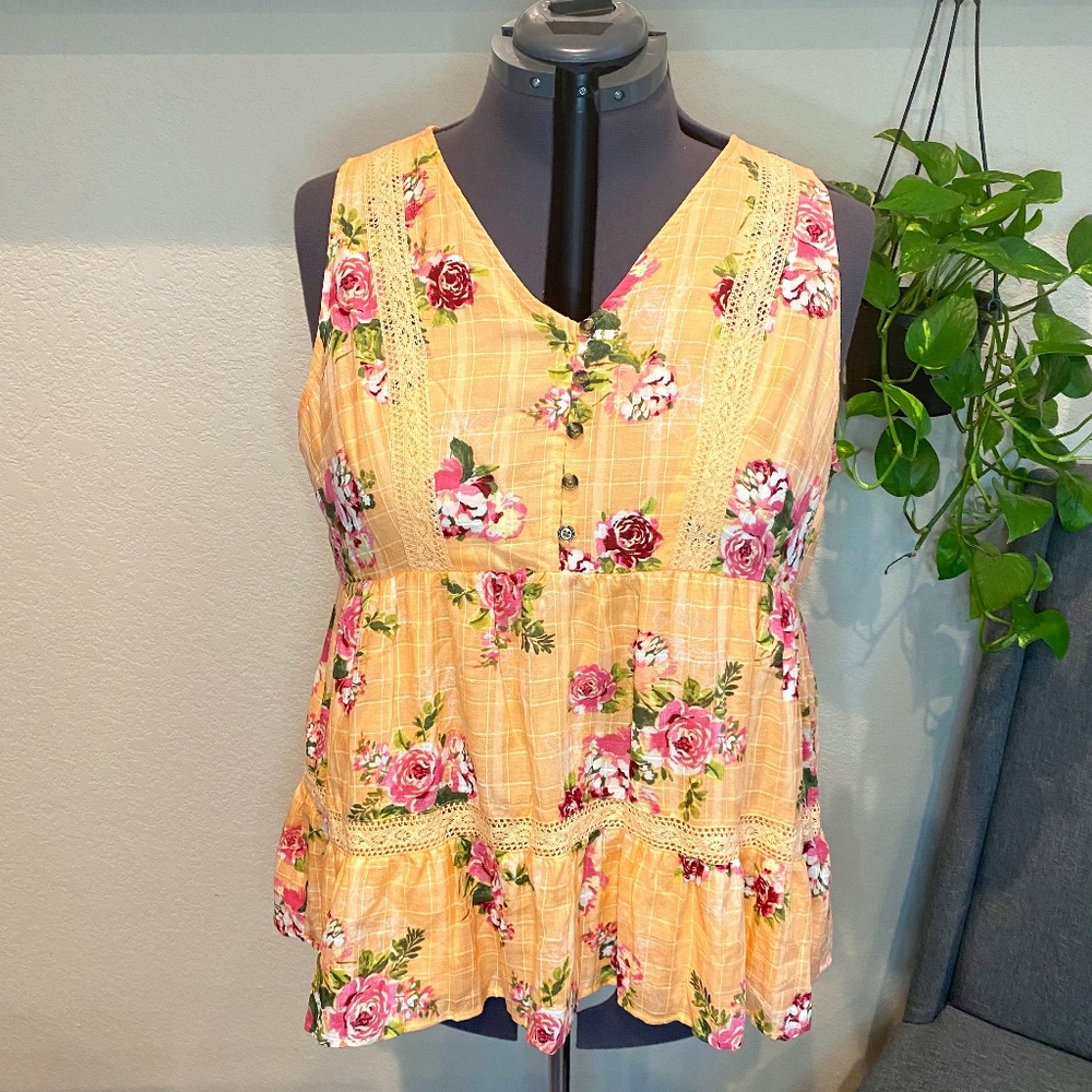 NWT Sleeveless Floral Torrid Top Size 1